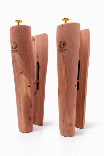 Cedar boot shaper for - cedar, tall